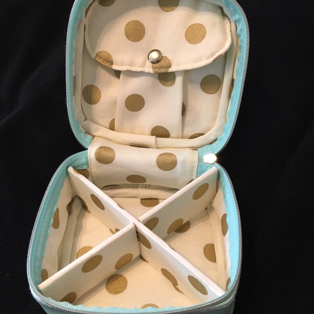 Flexible Jewelry case